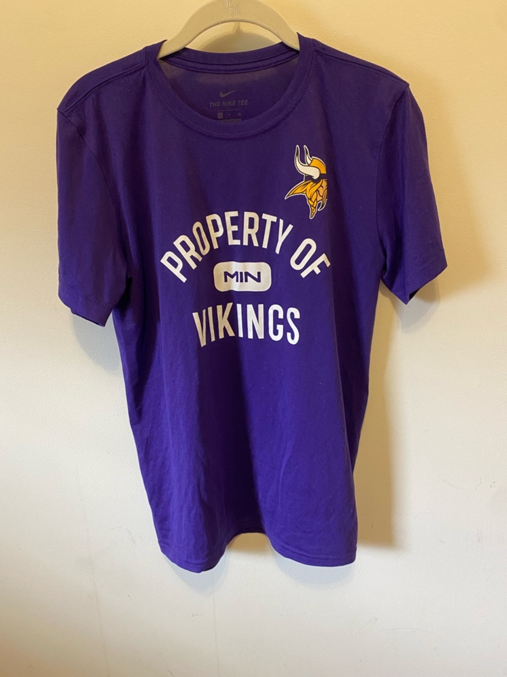 Nike Dri-Fit NFL Minnesota Vikings tee size small women’s purple